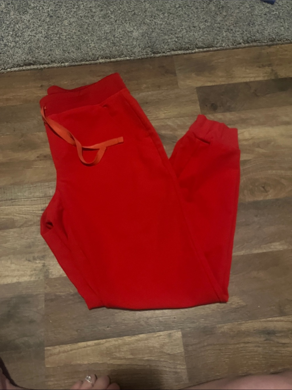 Figs red size small jogger bottoms